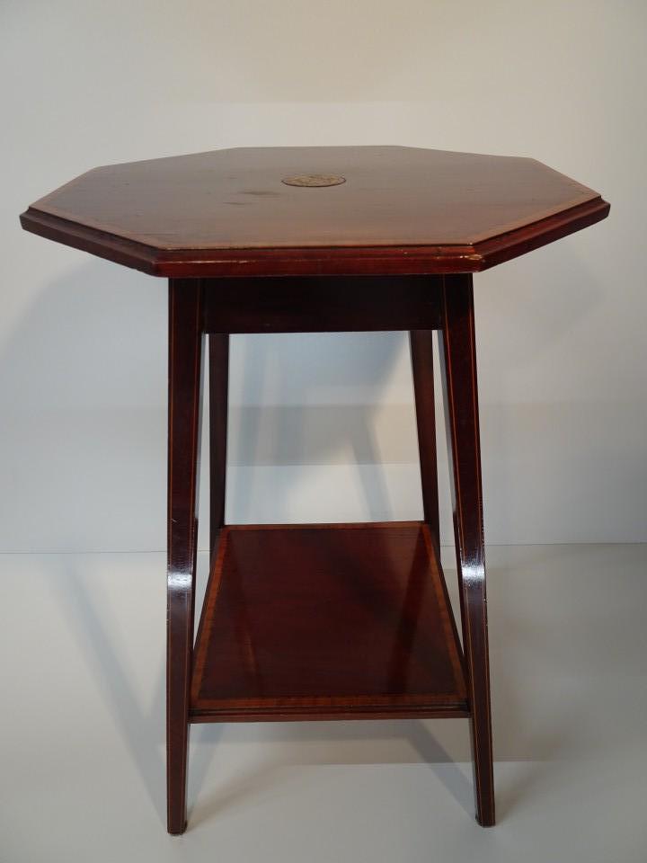 Edwardiaanse bijzettafel (Engeland 1901 - 1910)