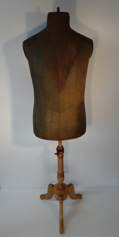 Antieke paspop mannequin op voet, D.R.G.M. Paris